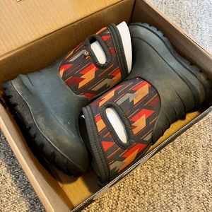 Bogs Neo Classic kids size 9 winter /rain boots